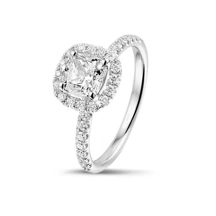 1.00 quilateshalo anillo solitario diamante cojín en oro blanco con diamantes redondos 