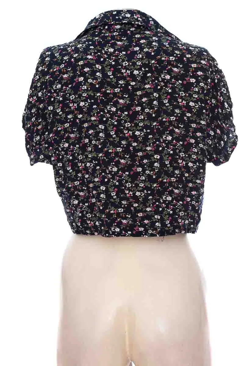 BLUSA COLOR AZUL  CLOSEANDO