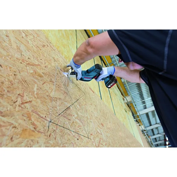 BOSCH  GSA 18 VLI C  SIERRA SABLE CON 2 BATERíAS, LIION, 18 V, 5 AH, 21 MM, CAJA ESPECIAL