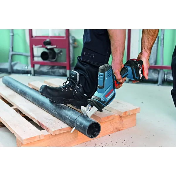 BOSCH  GSA 18 VLI C  SIERRA SABLE CON 2 BATERíAS, LIION, 18 V, 5 AH, 21 MM, CAJA ESPECIAL