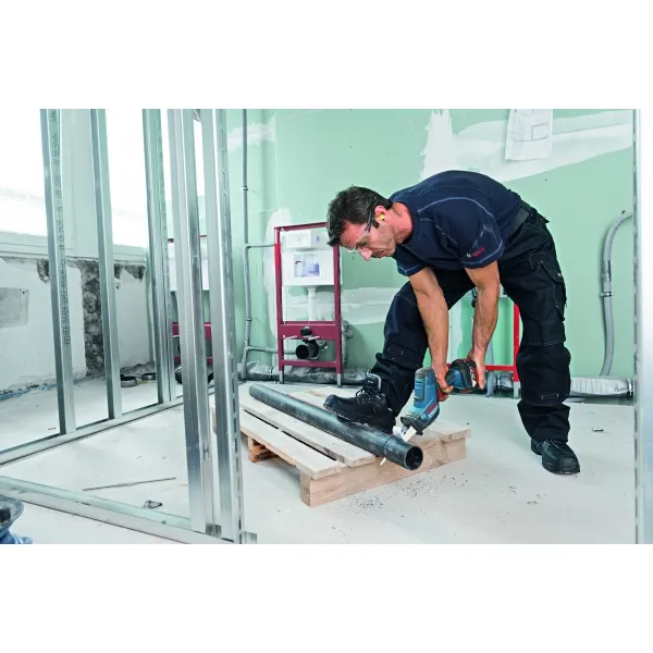 BOSCH  GSA 18 VLI C  SIERRA SABLE CON 2 BATERíAS, LIION, 18 V, 5 AH, 21 MM, CAJA ESPECIAL
