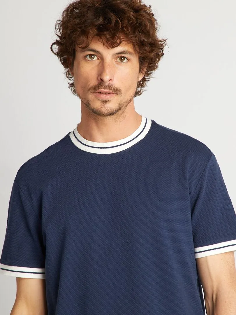 CAMISETA CON TEXTURA Y RIBETES EN CONTRASTE  NEGRO
