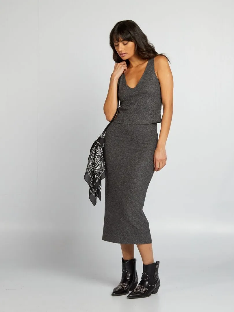 CAMISETA DE TIRANTES DE PUNTO CON CUELLO DE PICO  GRIS