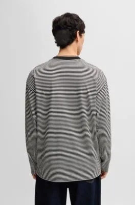 Camiseta holgada de punto de algodón con rayas horizontales