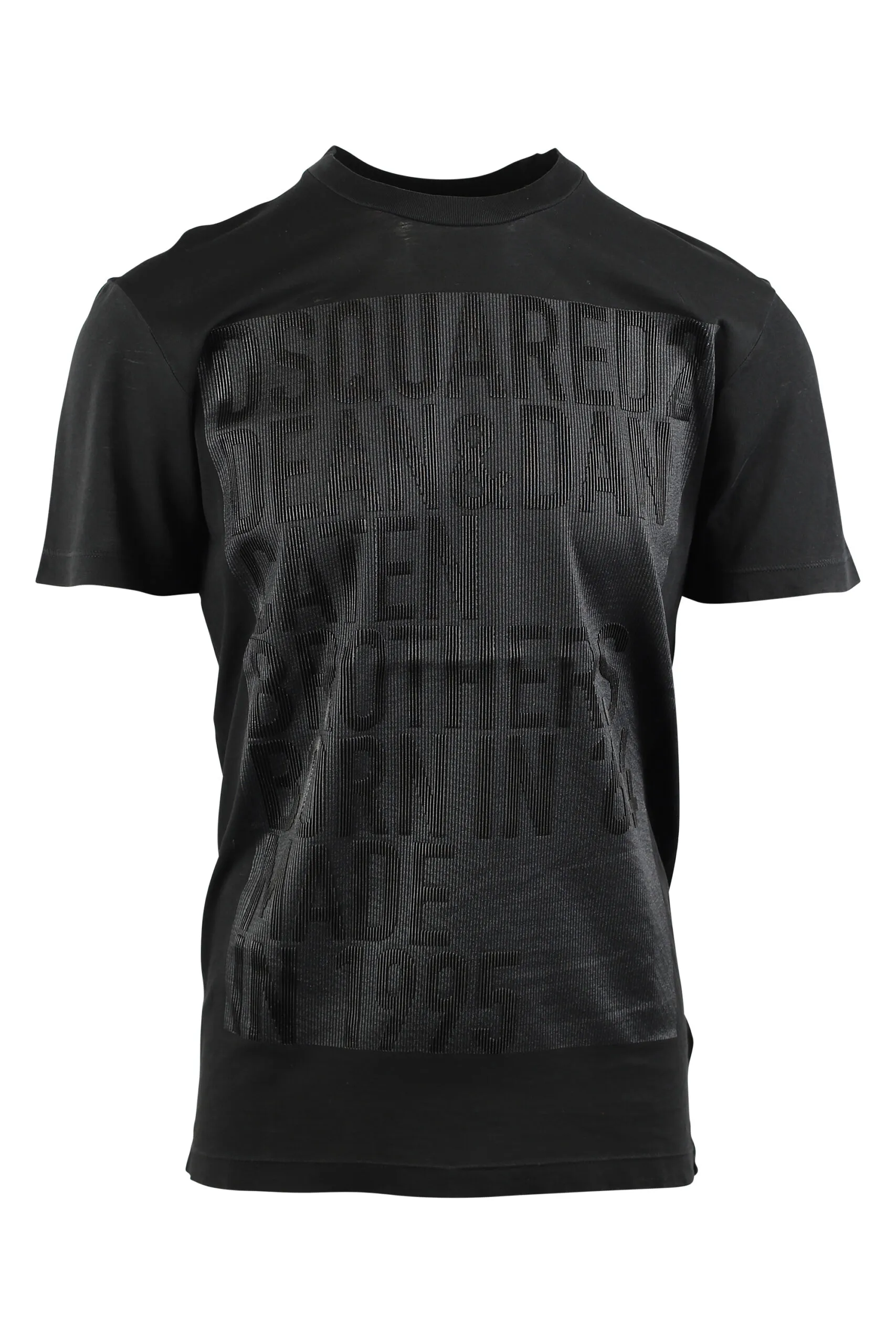 Camiseta negra con maxilogo monocromático