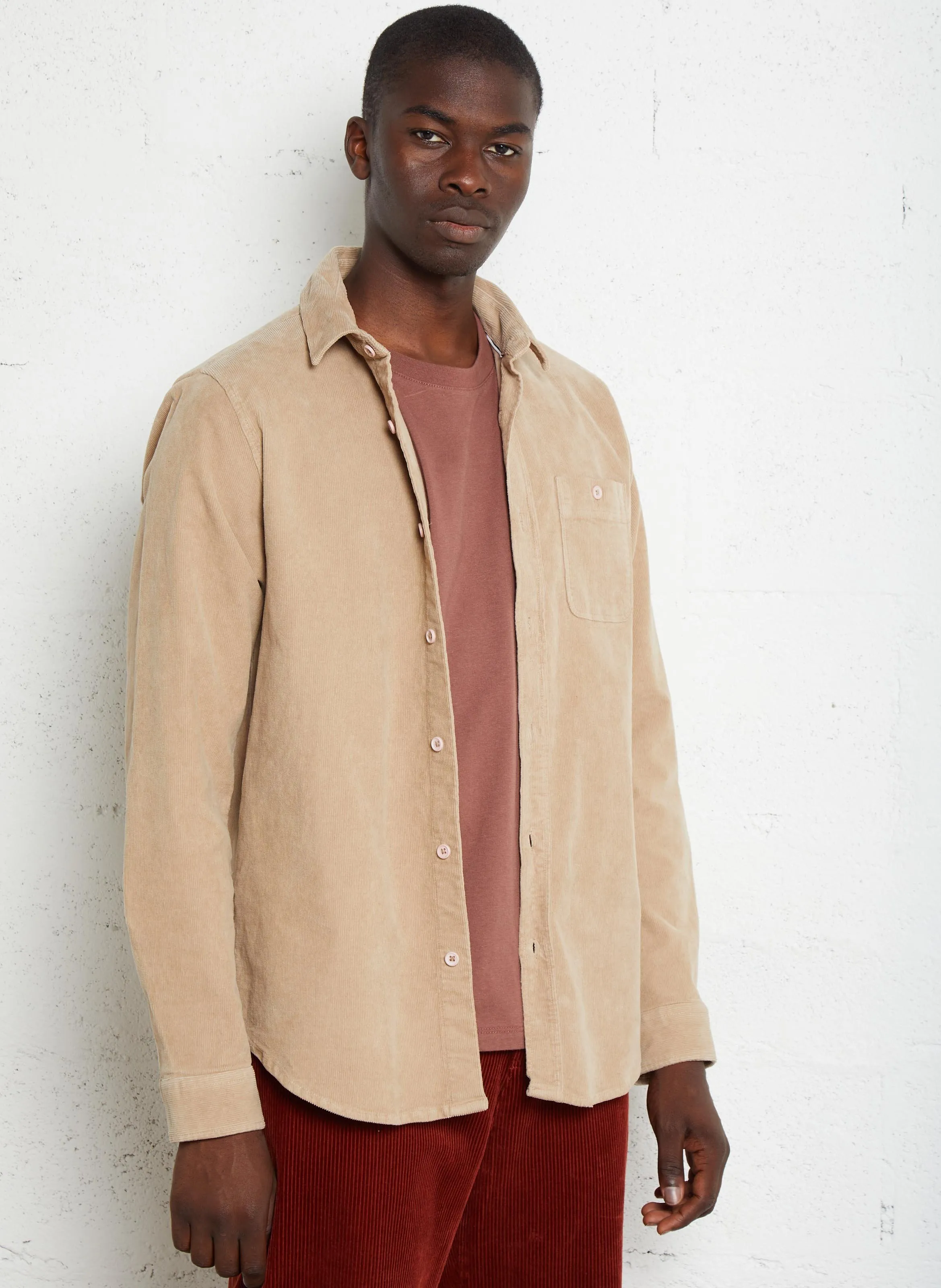 FAGUO ONCA  CAMISA DE PANA CON CUELLO CLáSICO EN BEIGE