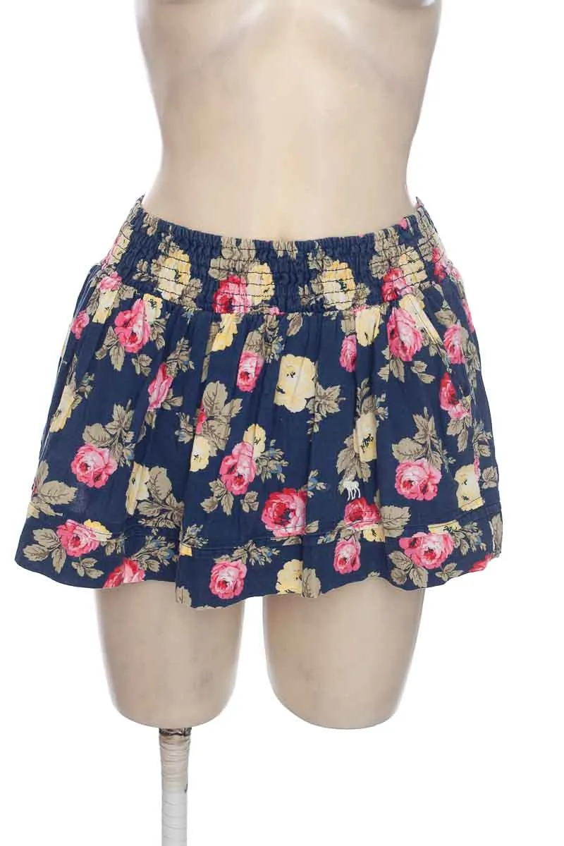 FALDA COLOR AZUL  ABERCROMBIE
