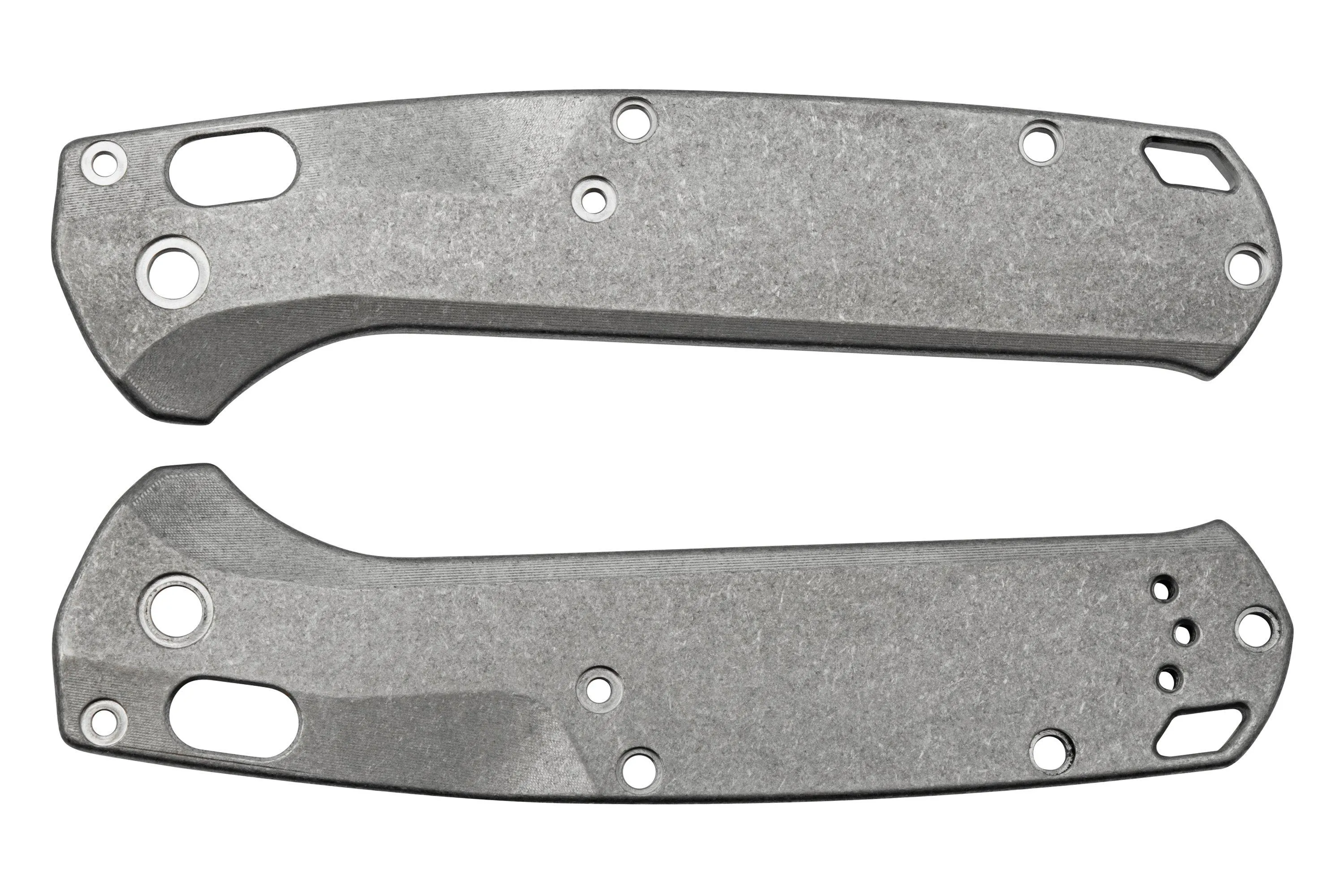 FLYTANIUM BENCHMADE TAGGEDOUT FLY1208S TITANIUM STONEWASHED SCALES, CACHAS