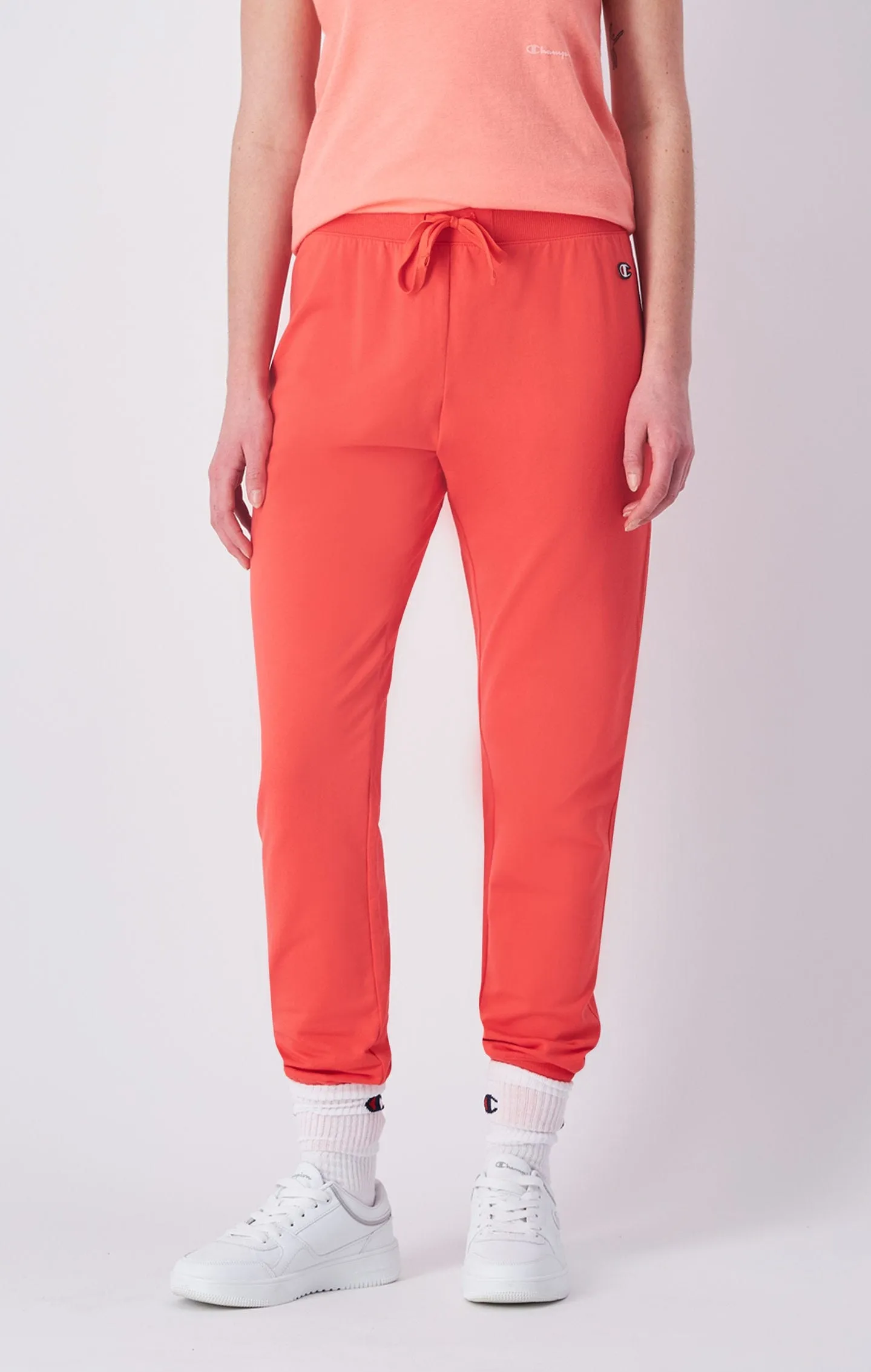 Joggers con logotipo de parche en C