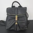 MIZTIQUE Mochila Cartera Negro Cuero Vegano Dorado Cremallera Minimalista Contemporánea