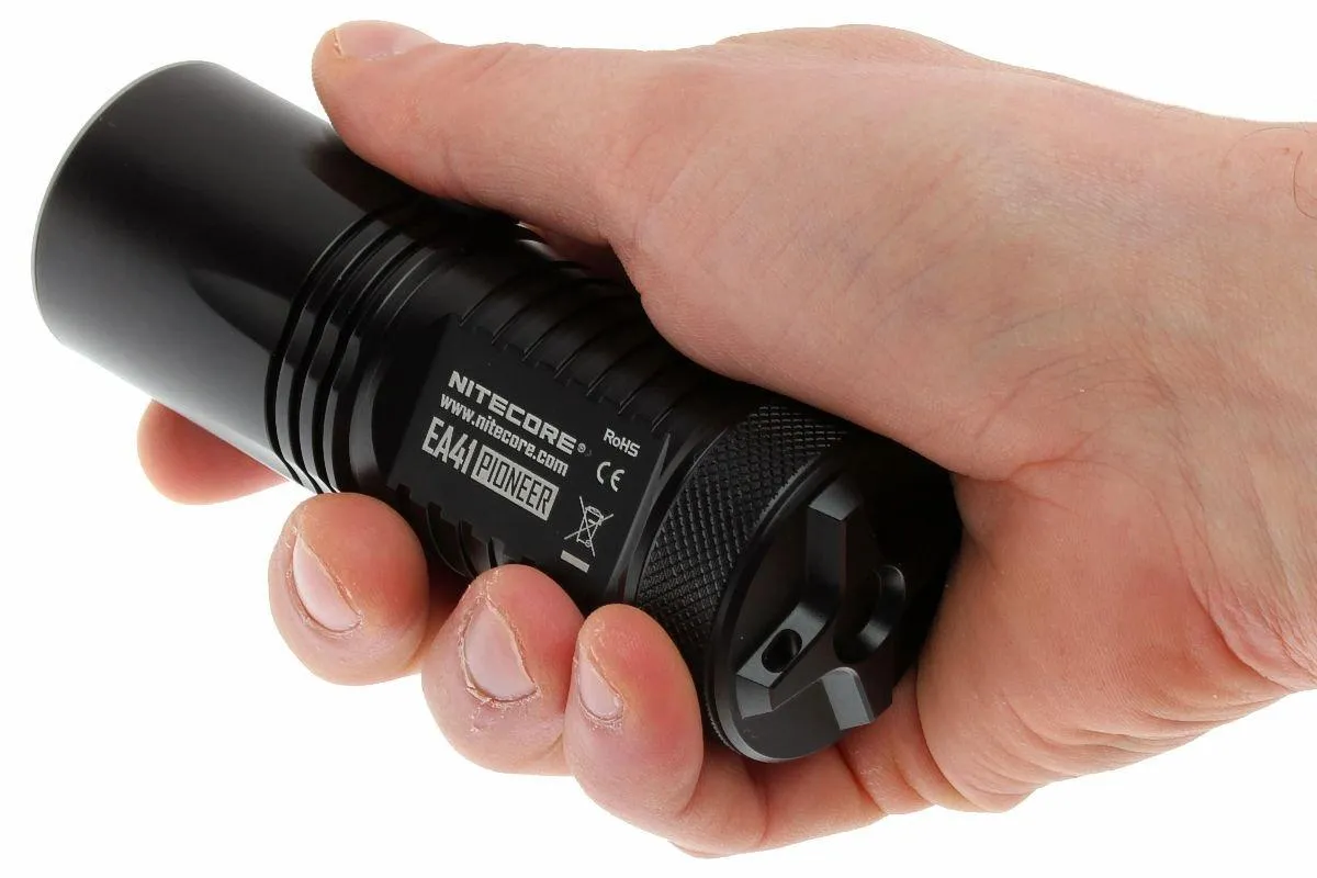 Nitecore EA41 linterna led