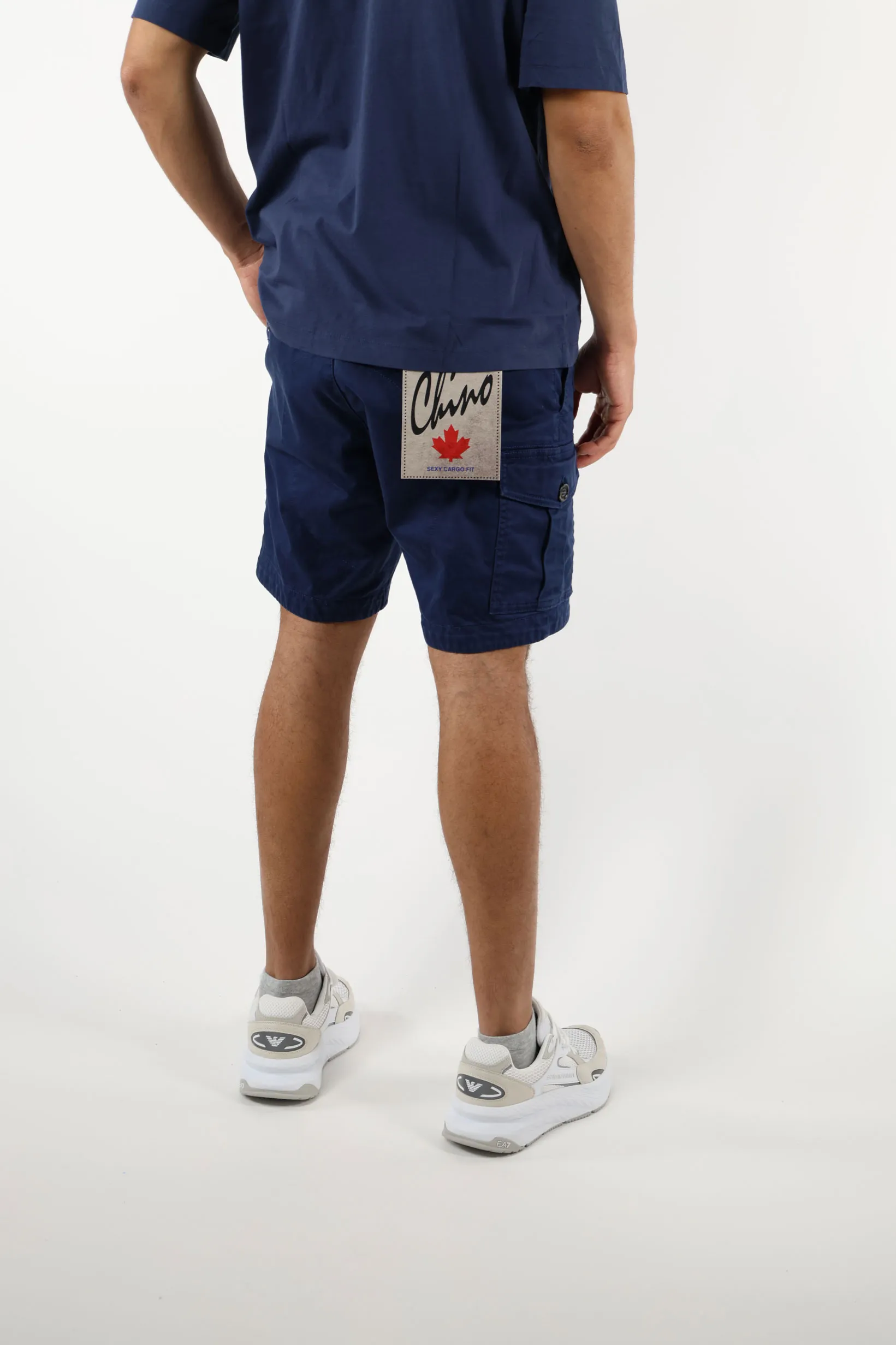 Pantalón azul oscuro corto 