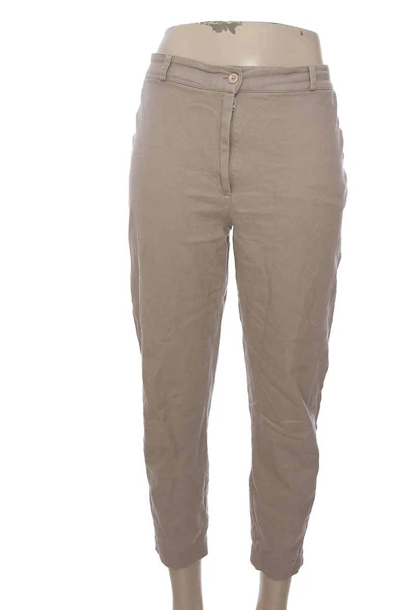 PANTALóN COLOR BEIGE  CLOSEANDO