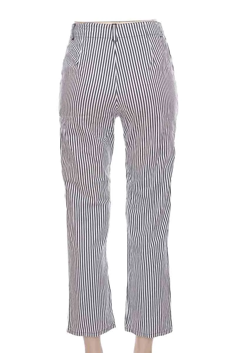 PANTALóN COLOR BLANCO  CLOSEANDO