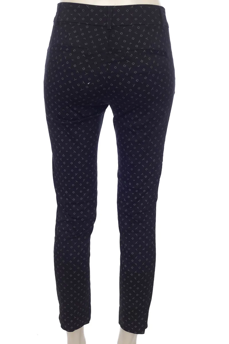 PANTALóN COLOR NEGRO  ARKITECT