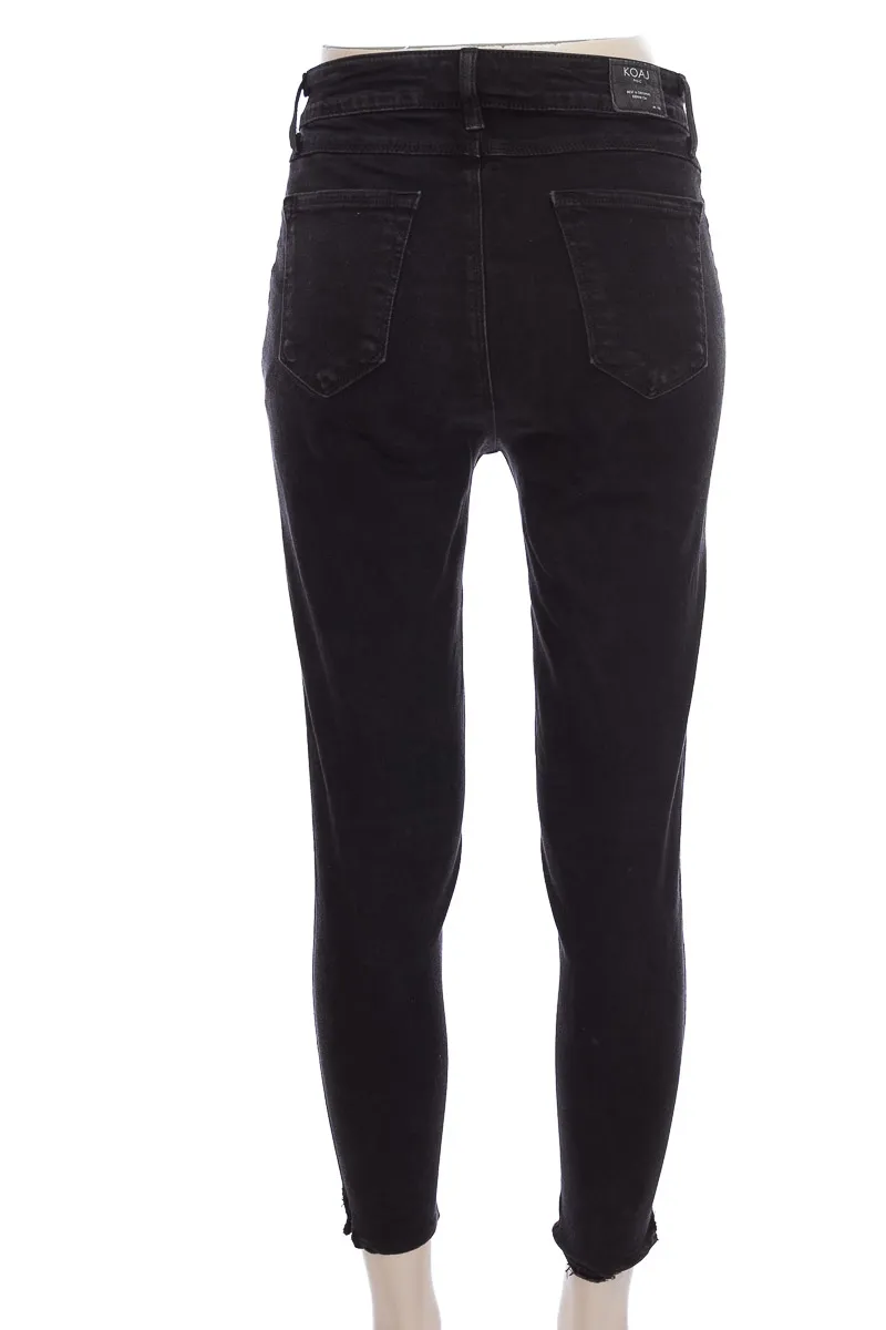 PANTALóN COLOR NEGRO  KOAJ