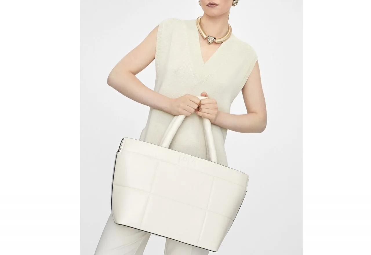 Shopper Acolchado Beige Cuadros Logo Grabado