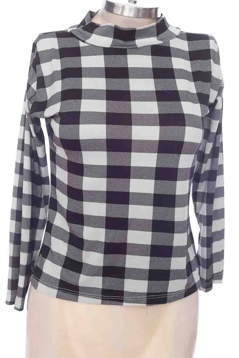 TOP / CAMISETA COLOR NEGRO  COLOR BLUE