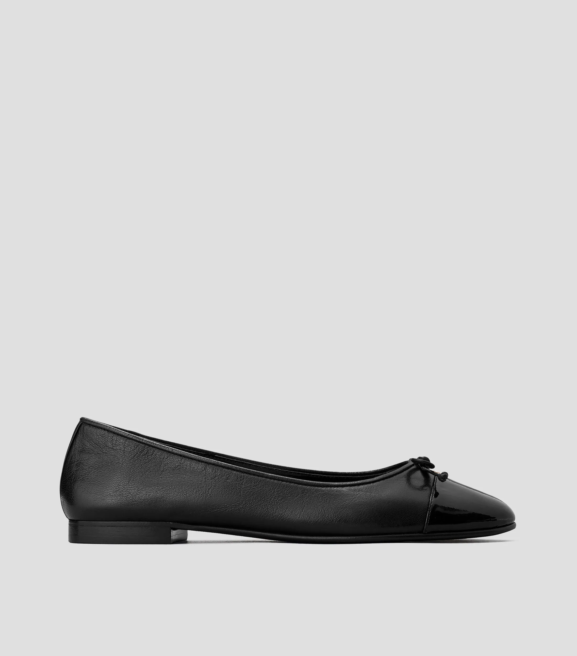 Tory Burch Flats Cap Toe