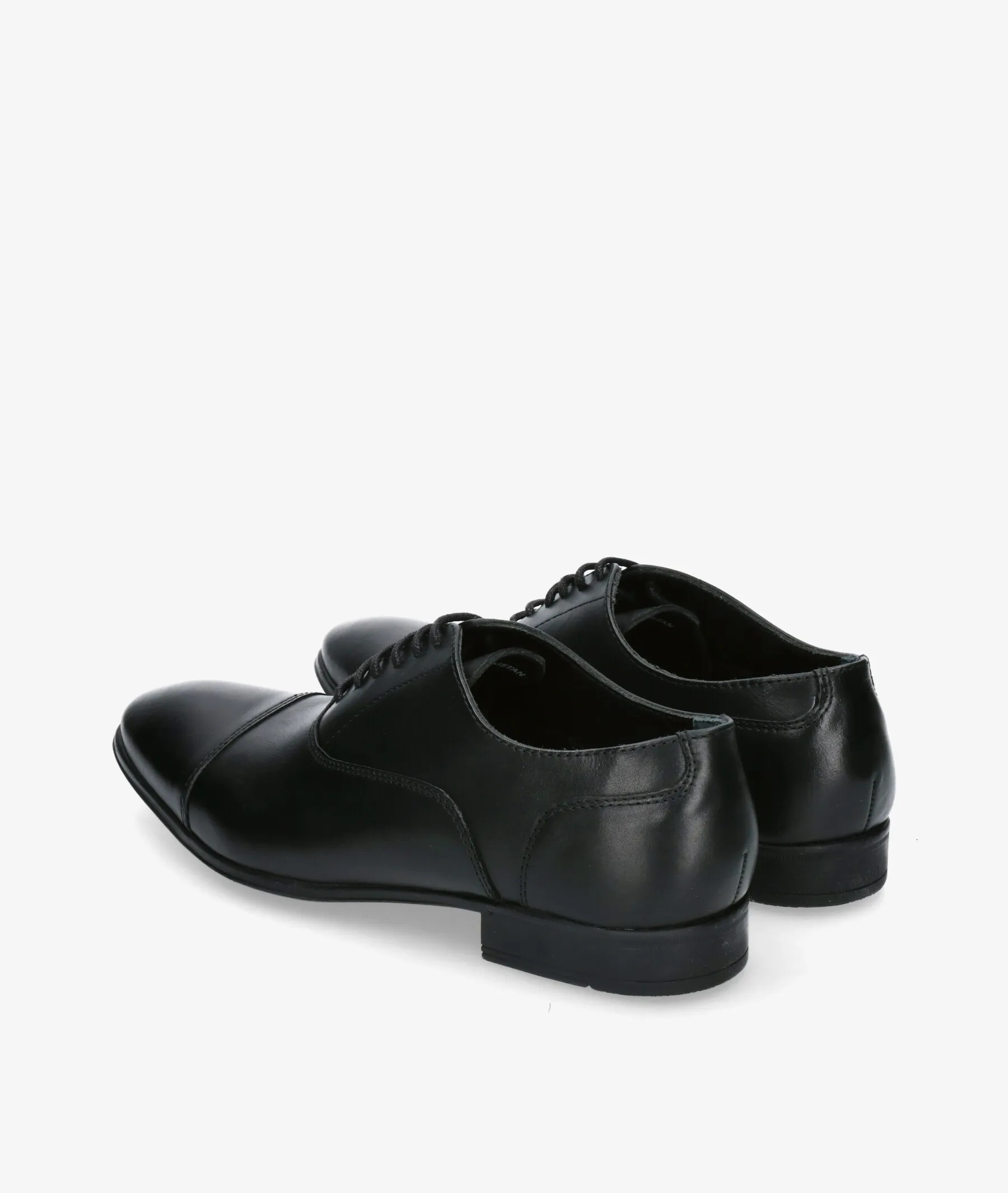 ZAPATOS DE VESTIR TRAVERIS MURCIA M31 EN NEGRO